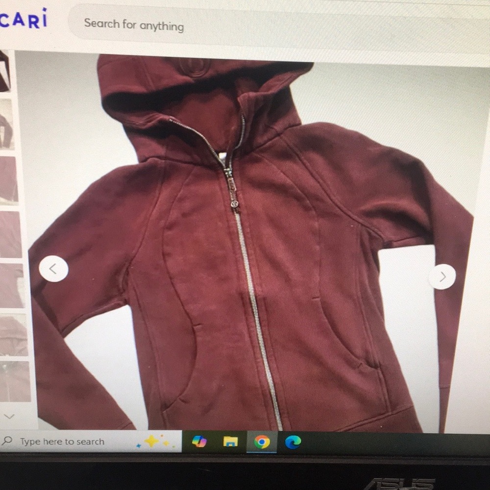 LULULEMON/“BLACK PLUM”SCUBA HOODIE